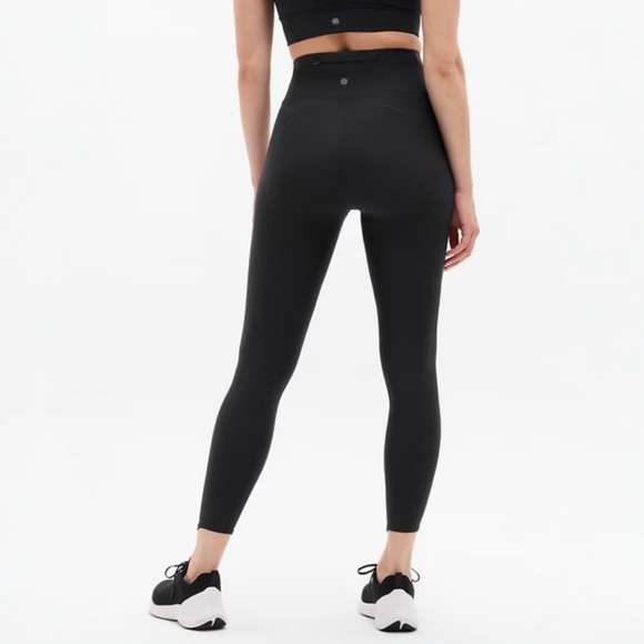 Athleta Pacesetter 7/8 Tight in Black - Size Large - Picture 3 of 9